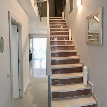 Modern Townhouse Apartament