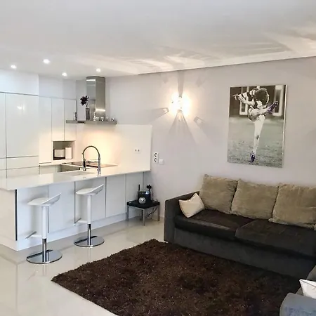 Apartament Modern Townhouse